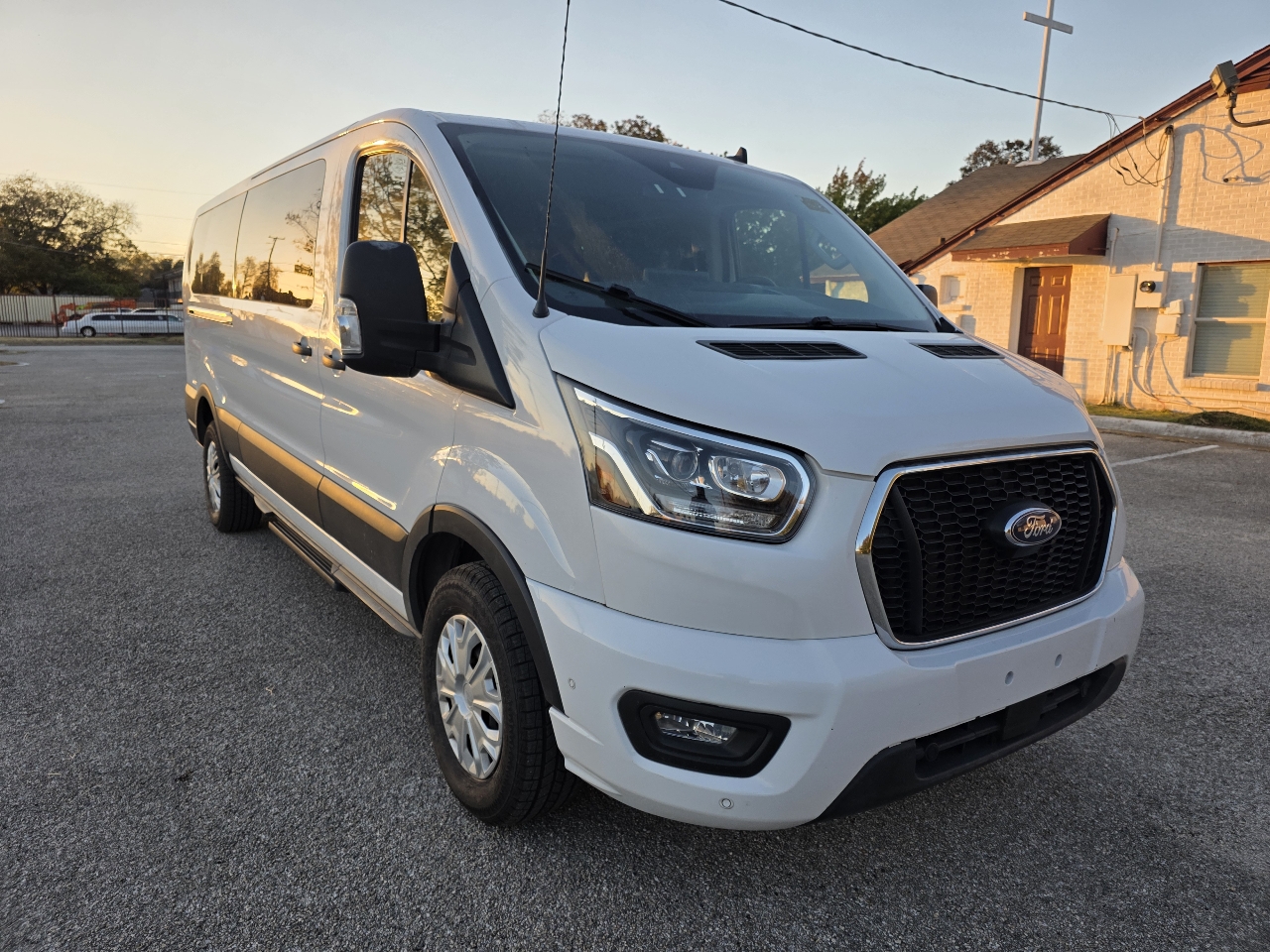 Ford Transit 350 Van Low Roof w/Sliding Pass. 148-in. WB 2023