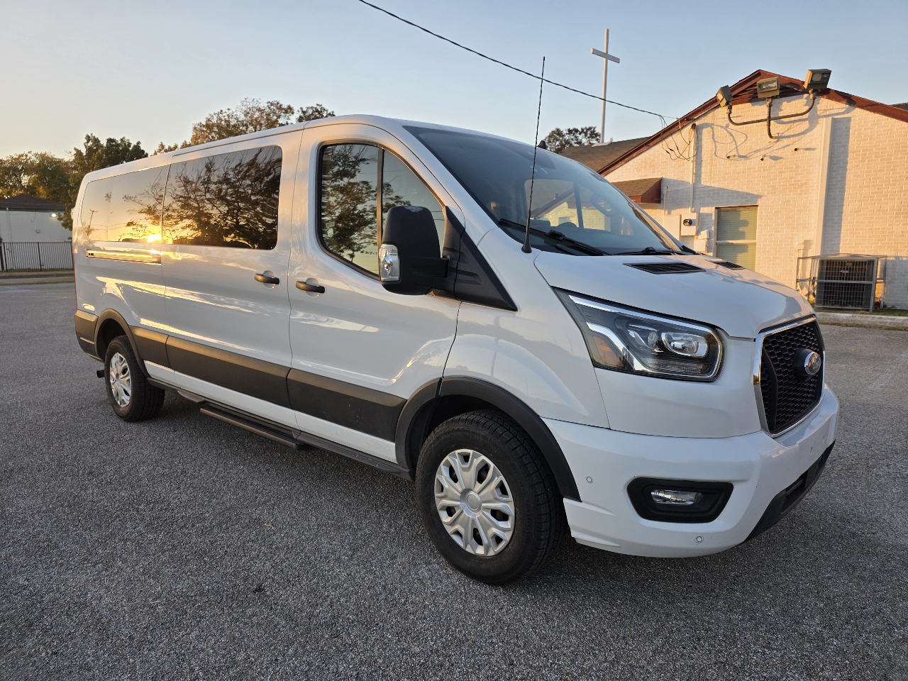 Ford Transit 350 Van Low Roof w/Sliding Pass. 148-in. WB 2023