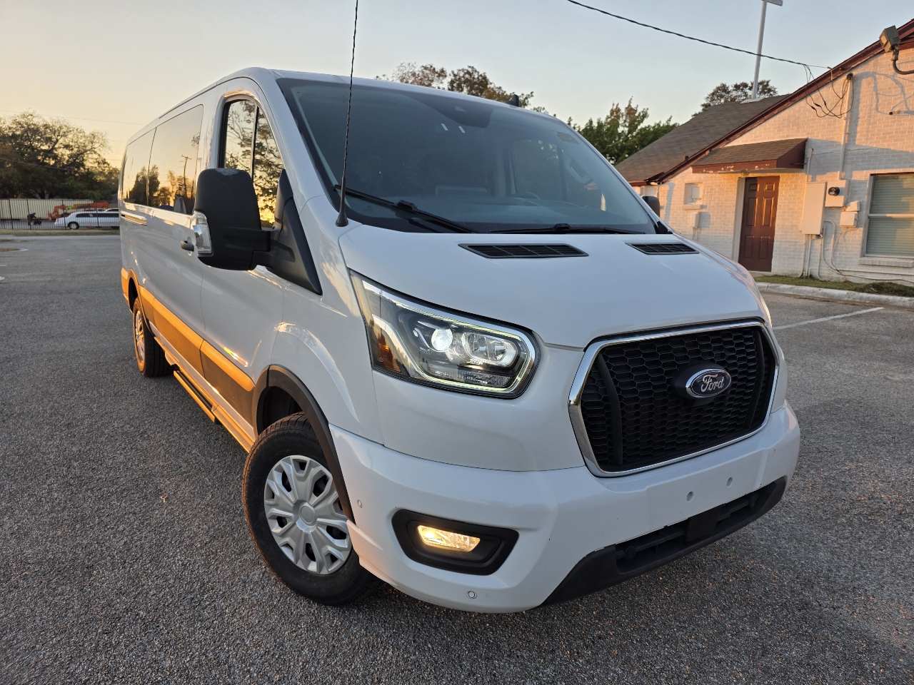 Ford Transit 350 Van Low Roof w/Sliding Pass. 148-in. WB 2023