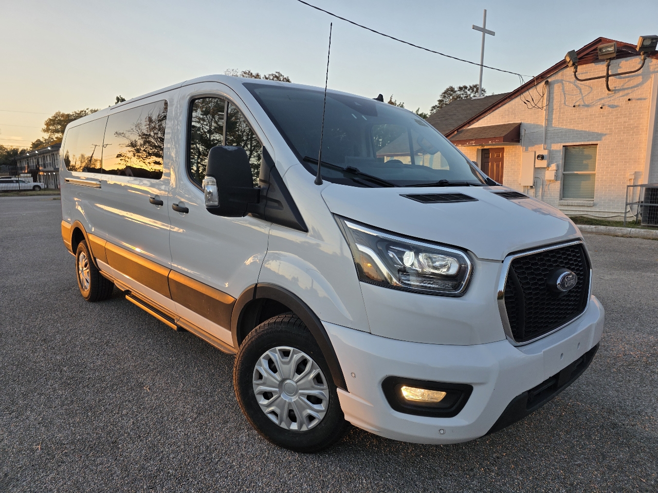 Ford Transit 350 Van Low Roof w/Sliding Pass. 148-in. WB 2023