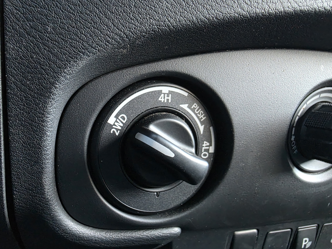 Nissan Frontier SV Crew Cab 4WD 2023 Nissan Frontier SV Crew Cab 4WD 2023