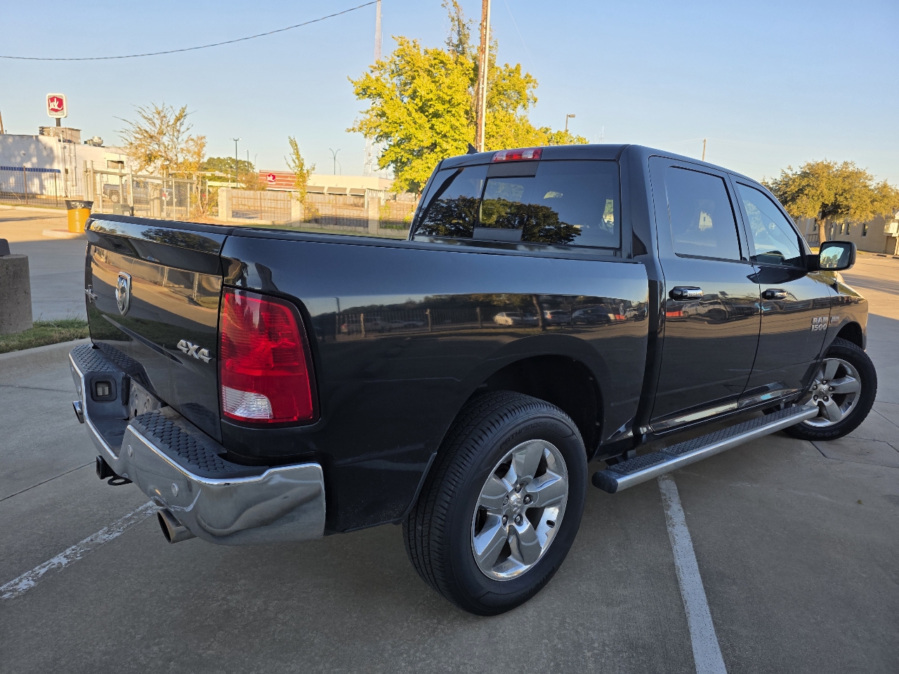 RAM 1500 4WD Crew Cab 140.5" Lone Star 2015 RAM 1500 4WD Crew Cab 140.5" Lone Star 2015