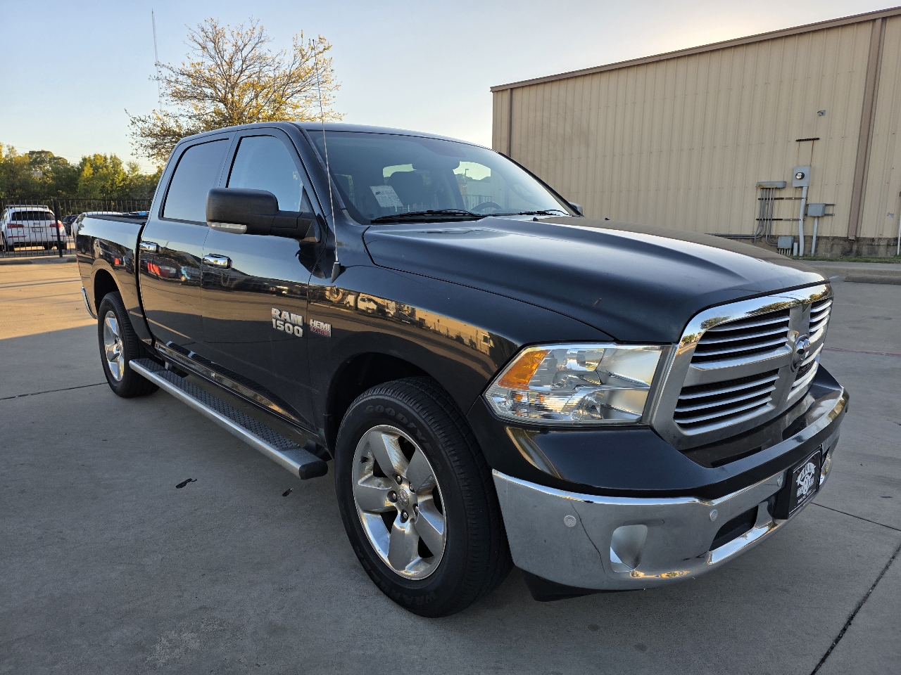 RAM 1500 4WD Crew Cab 140.5" Lone Star 2015 RAM 1500 4WD Crew Cab 140.5" Lone Star 2015