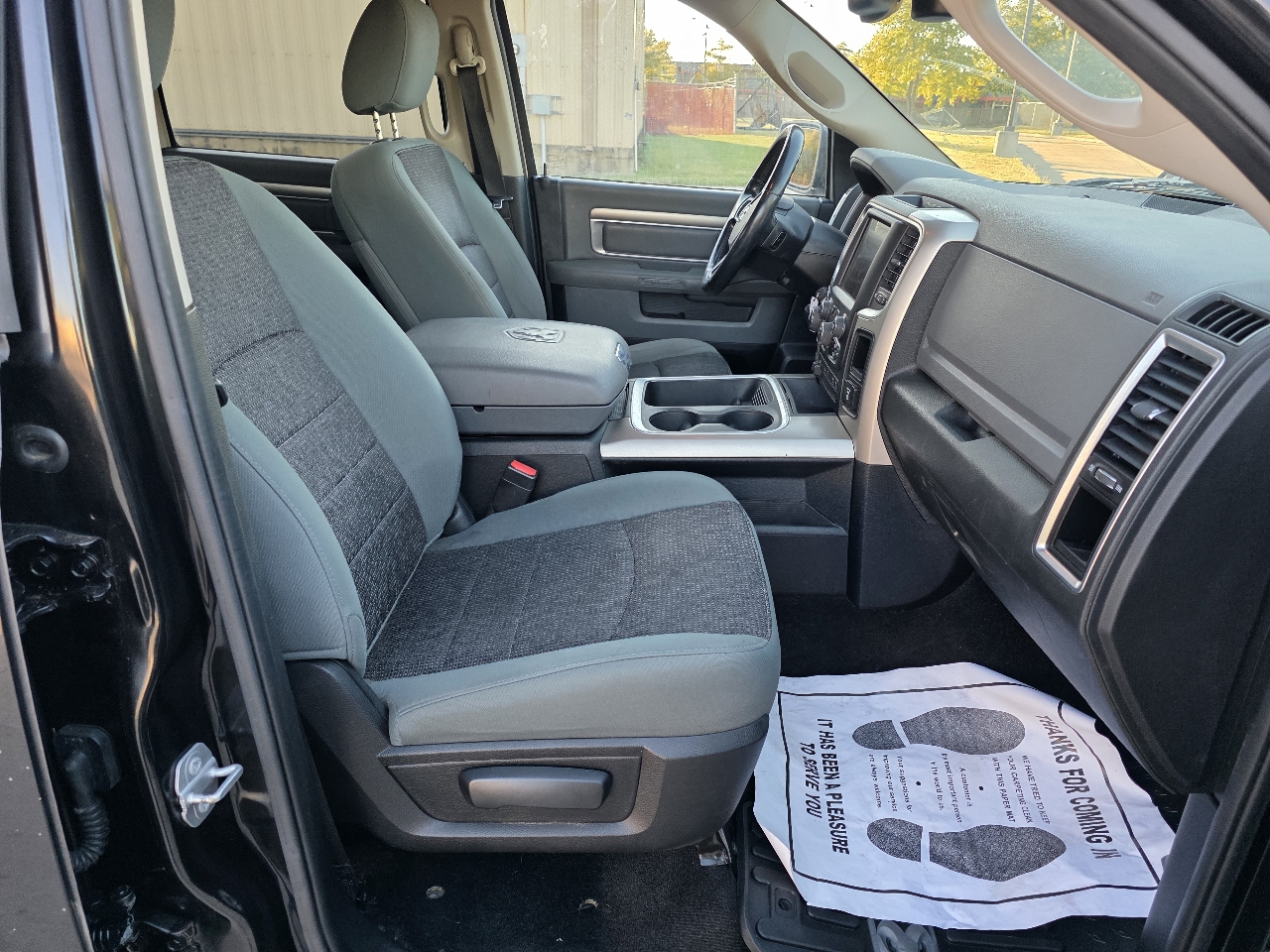 RAM 1500 4WD Crew Cab 140.5" Lone Star 2015 RAM 1500 4WD Crew Cab 140.5" Lone Star 2015