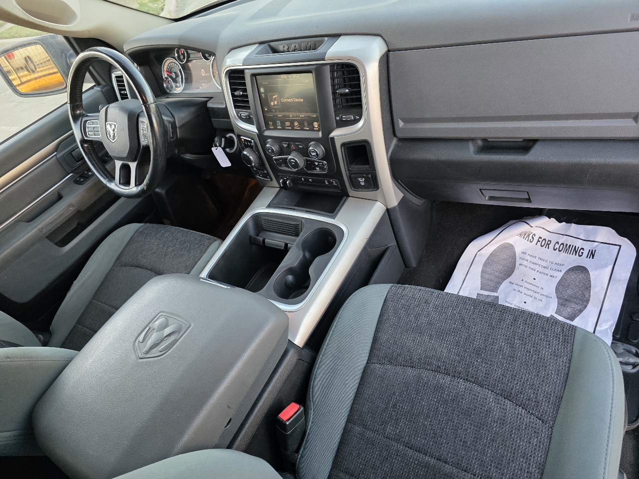 RAM 1500 4WD Crew Cab 140.5" Lone Star 2015 RAM 1500 4WD Crew Cab 140.5" Lone Star 2015