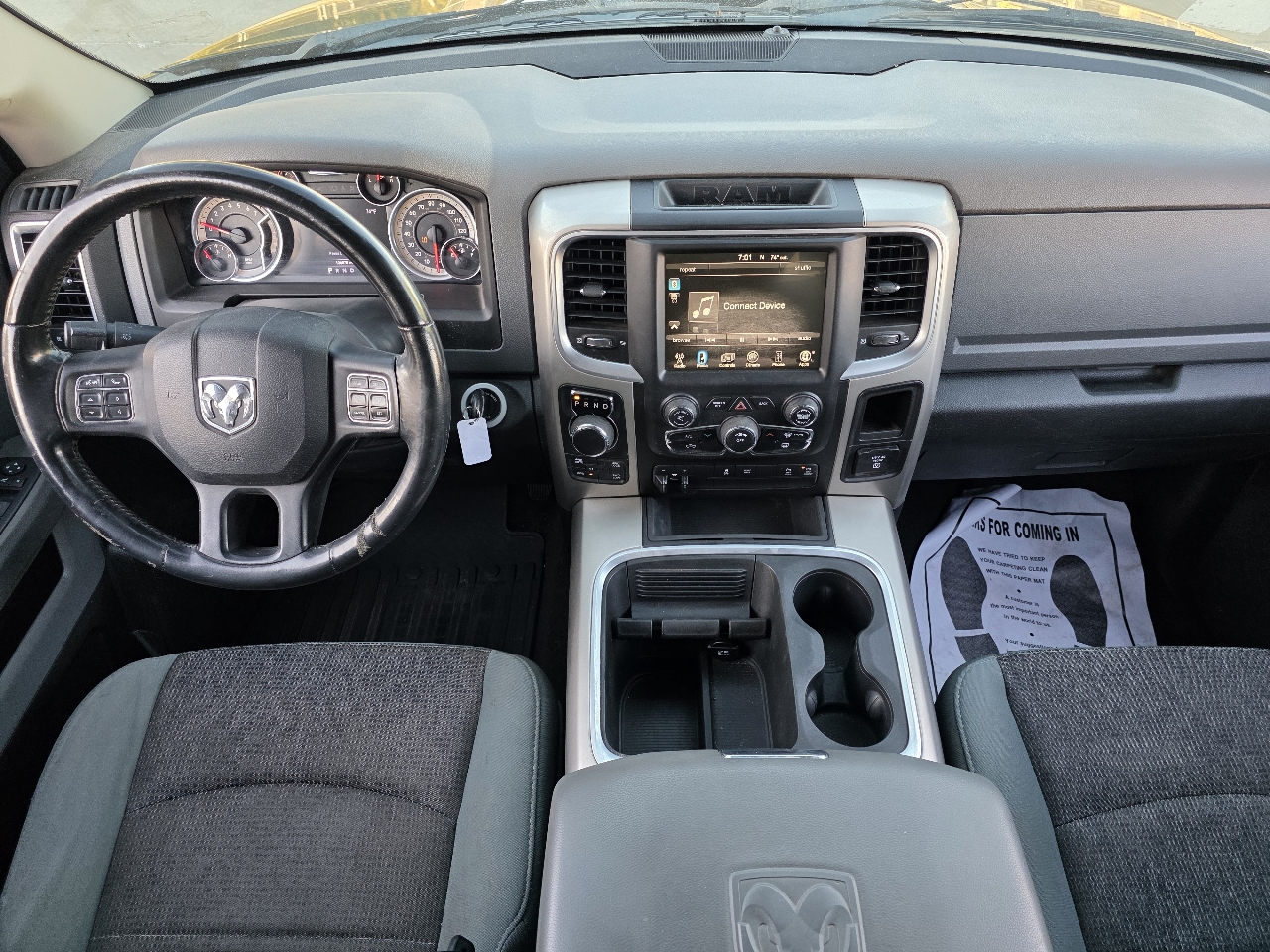 RAM 1500 4WD Crew Cab 140.5" Lone Star 2015 RAM 1500 4WD Crew Cab 140.5" Lone Star 2015