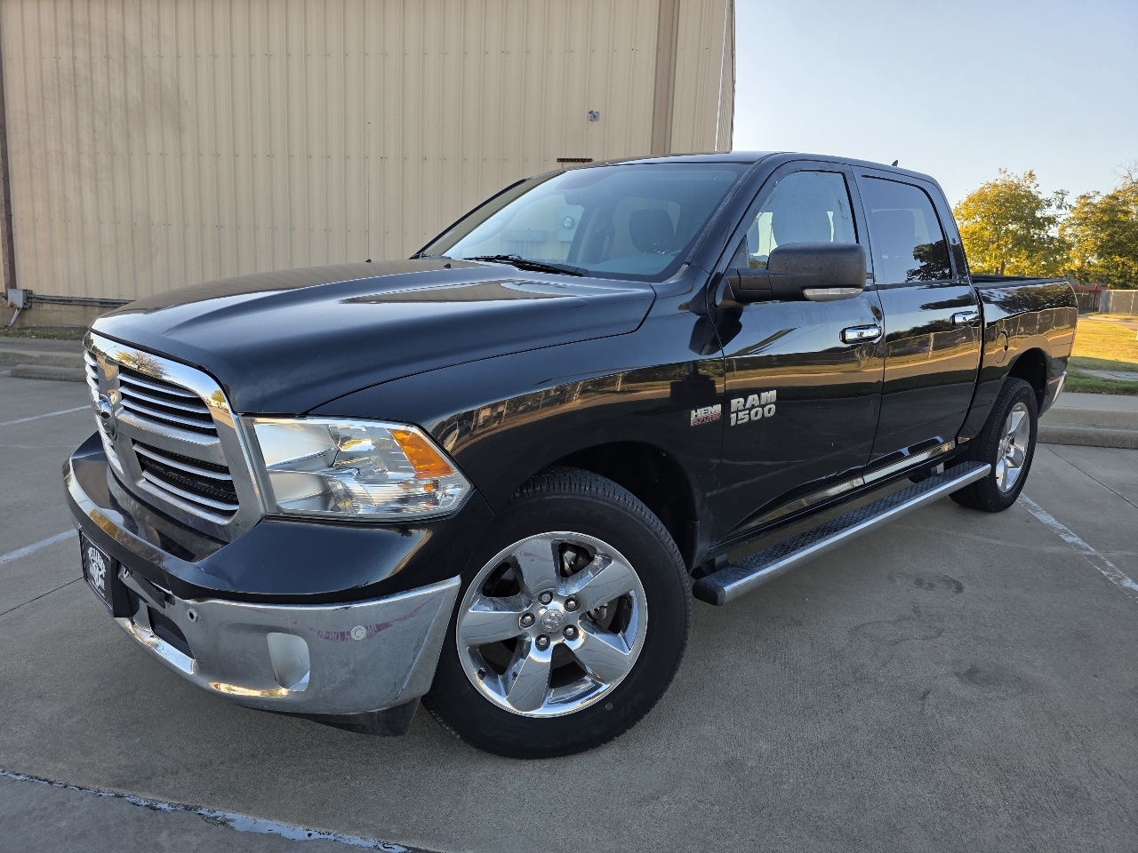 RAM 1500 4WD Crew Cab 140.5" Lone Star 2015 RAM 1500 4WD Crew Cab 140.5" Lone Star 2015