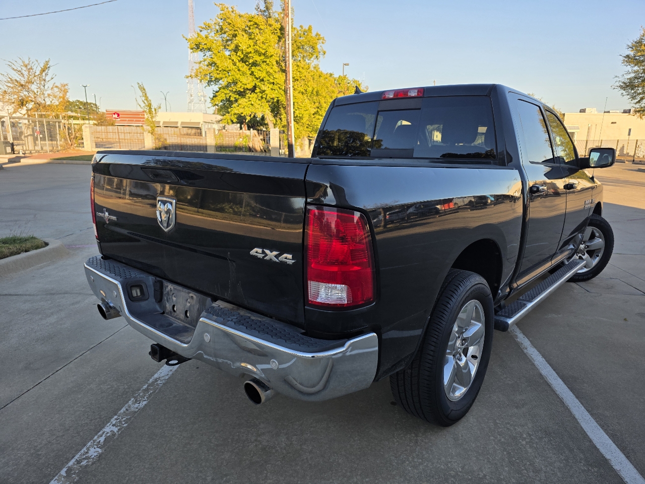 RAM 1500 4WD Crew Cab 140.5" Lone Star 2015 RAM 1500 4WD Crew Cab 140.5" Lone Star 2015