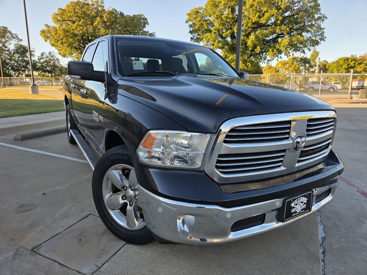 RAM 1500 4WD Crew Cab 140.5" Lone Star 2015 RAM 1500 4WD Crew Cab 140.5" Lone Star 2015