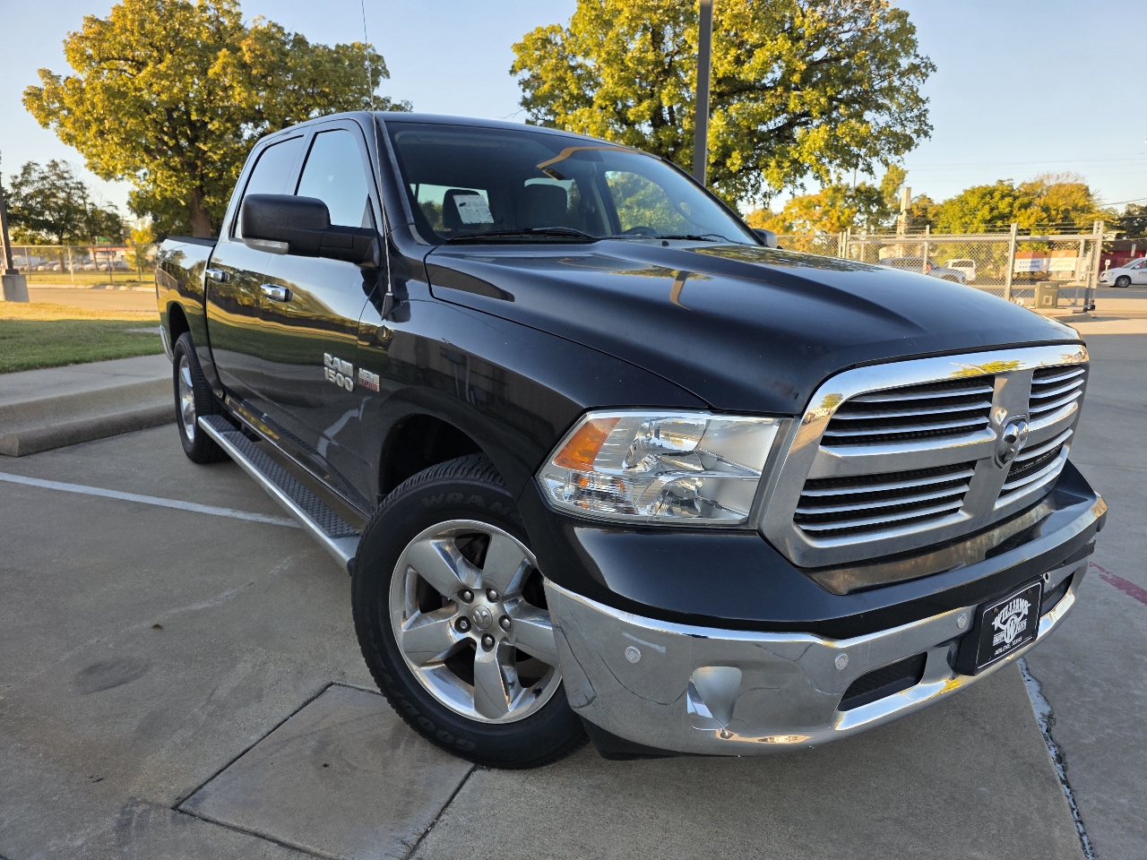 RAM 1500 4WD Crew Cab 140.5" Lone Star 2015 RAM 1500 4WD Crew Cab 140.5" Lone Star 2015