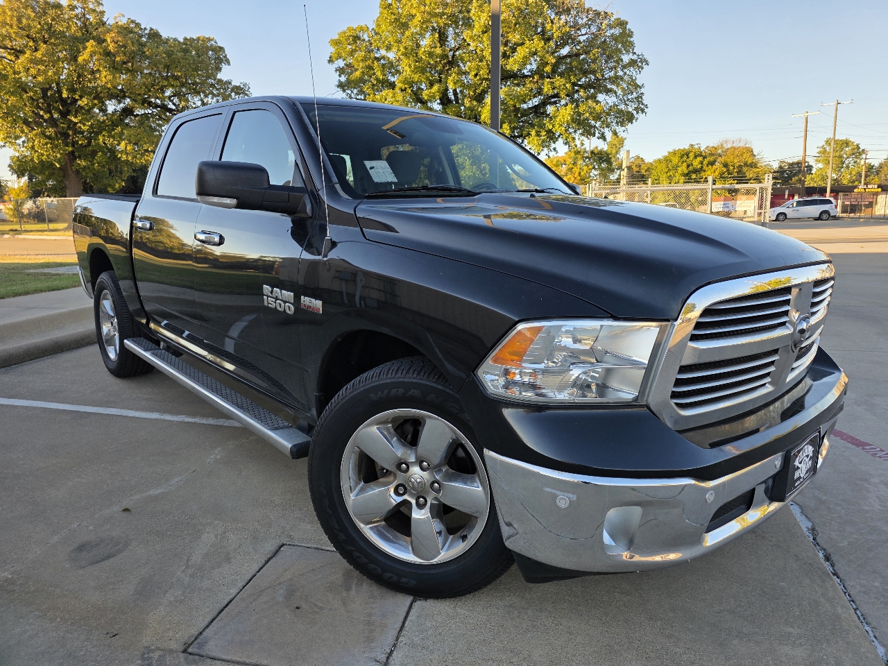 RAM 1500 4WD Crew Cab 140.5" Lone Star 2015 RAM 1500 4WD Crew Cab 140.5" Lone Star 2015