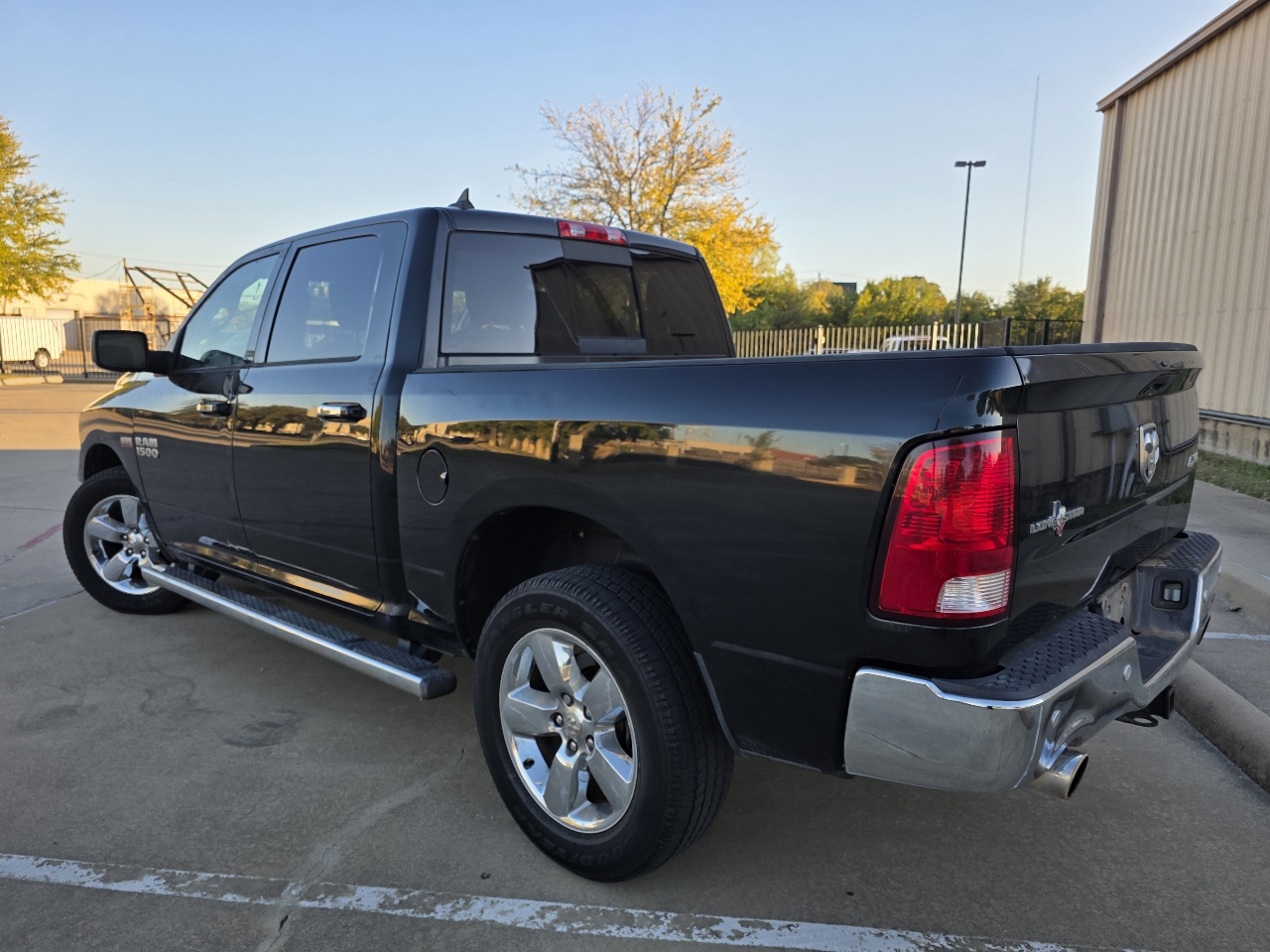 RAM 1500 4WD Crew Cab 140.5" Lone Star 2015 RAM 1500 4WD Crew Cab 140.5" Lone Star 2015