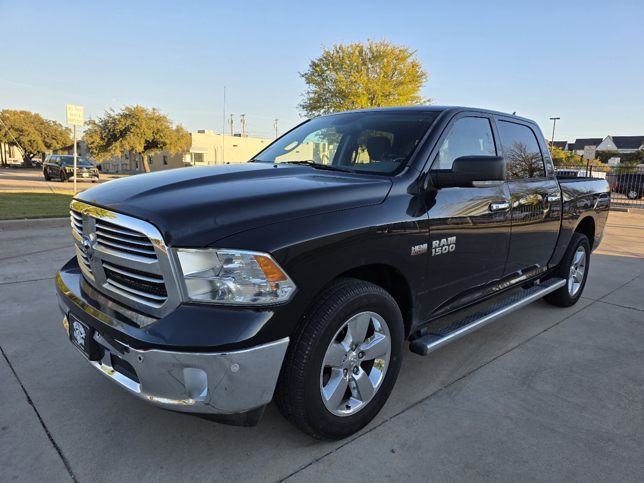 RAM 1500 4WD Crew Cab 140.5" Lone Star 2015 RAM 1500 4WD Crew Cab 140.5" Lone Star 2015