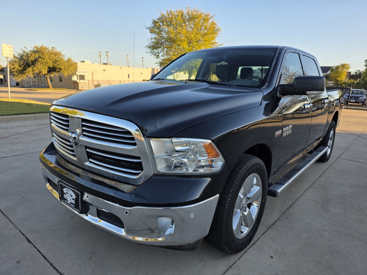 RAM 1500 4WD Crew Cab 140.5" Lone Star 2015 RAM 1500 4WD Crew Cab 140.5" Lone Star 2015