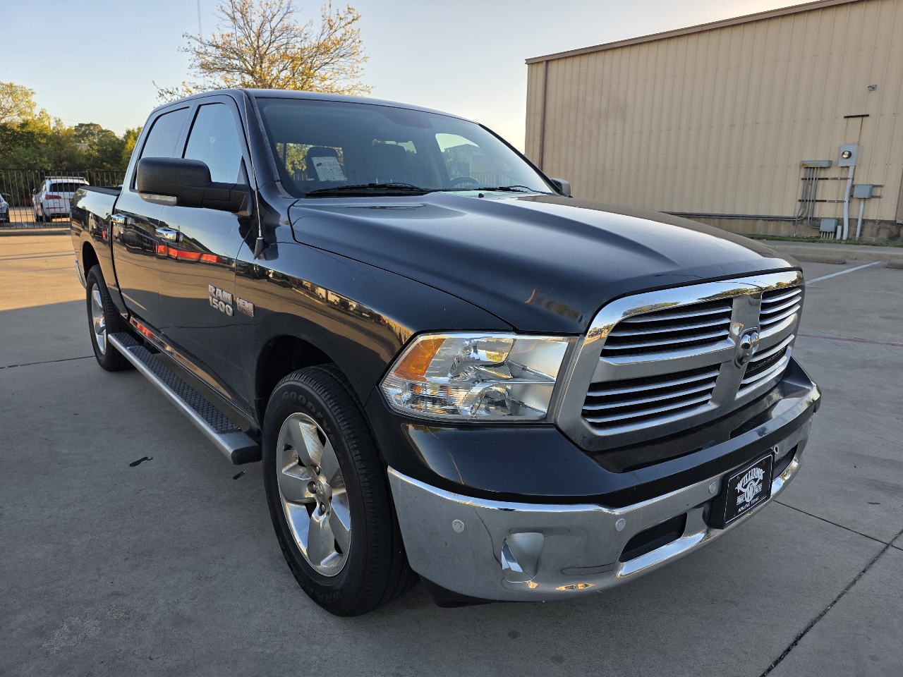 RAM 1500 4WD Crew Cab 140.5" Lone Star 2015 RAM 1500 4WD Crew Cab 140.5" Lone Star 2015