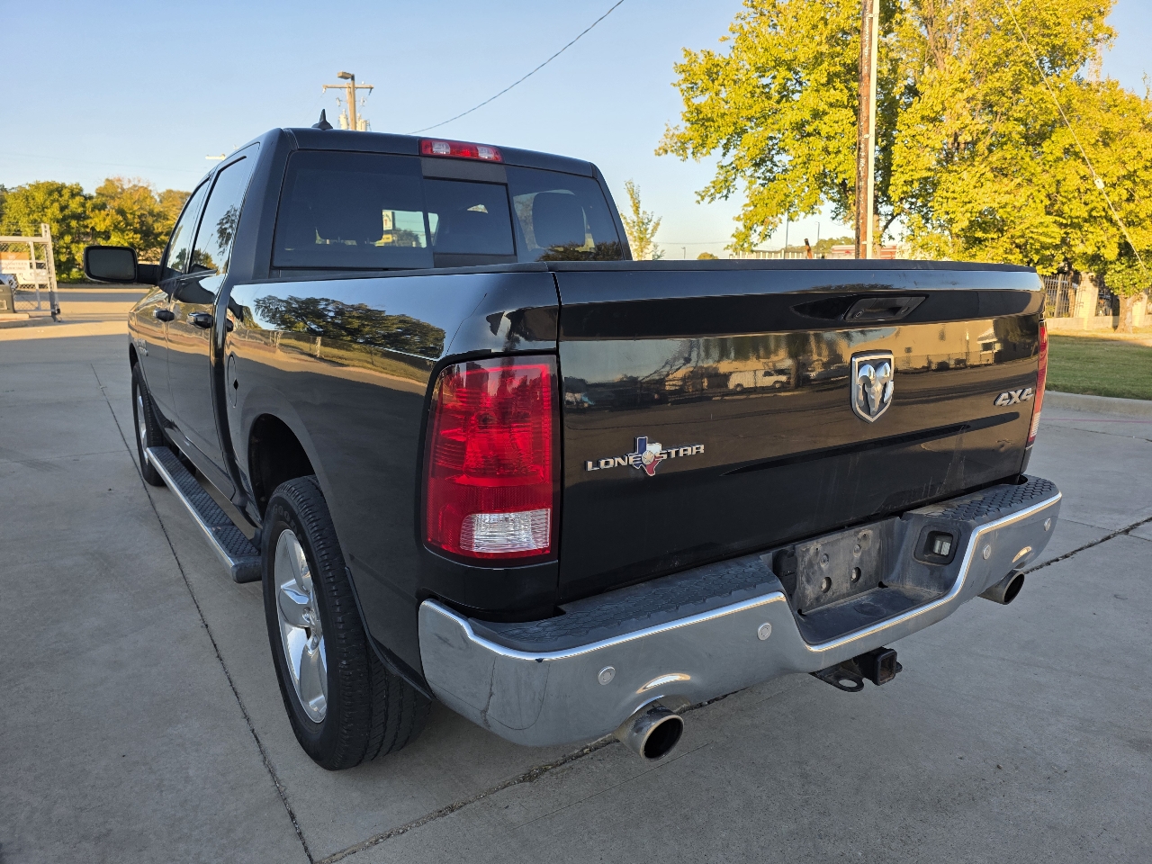 RAM 1500 4WD Crew Cab 140.5" Lone Star 2015 RAM 1500 4WD Crew Cab 140.5" Lone Star 2015