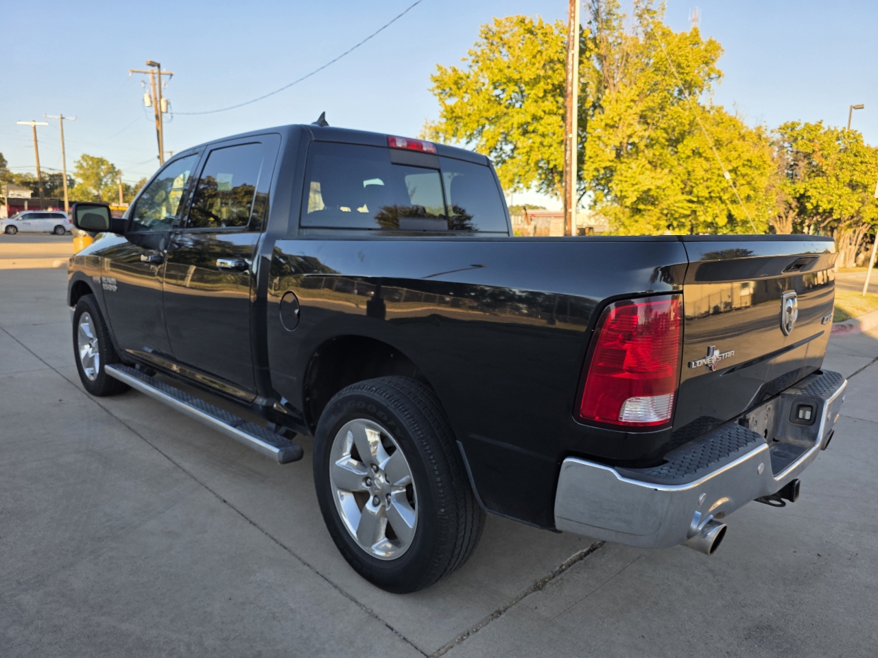 RAM 1500 4WD Crew Cab 140.5" Lone Star 2015 RAM 1500 4WD Crew Cab 140.5" Lone Star 2015