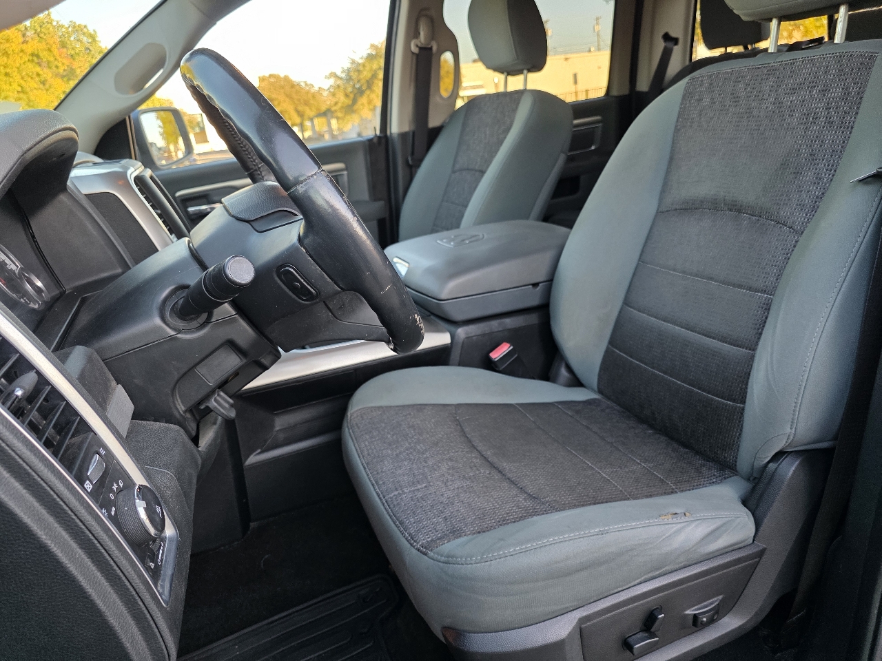 RAM 1500 4WD Crew Cab 140.5" Lone Star 2015 RAM 1500 4WD Crew Cab 140.5" Lone Star 2015