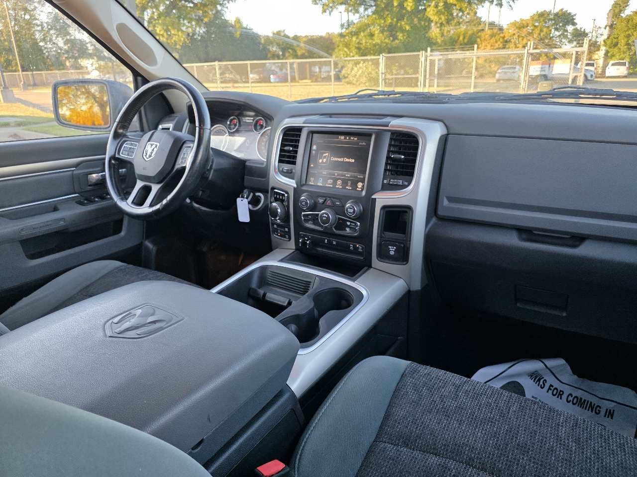 RAM 1500 4WD Crew Cab 140.5" Lone Star 2015 RAM 1500 4WD Crew Cab 140.5" Lone Star 2015