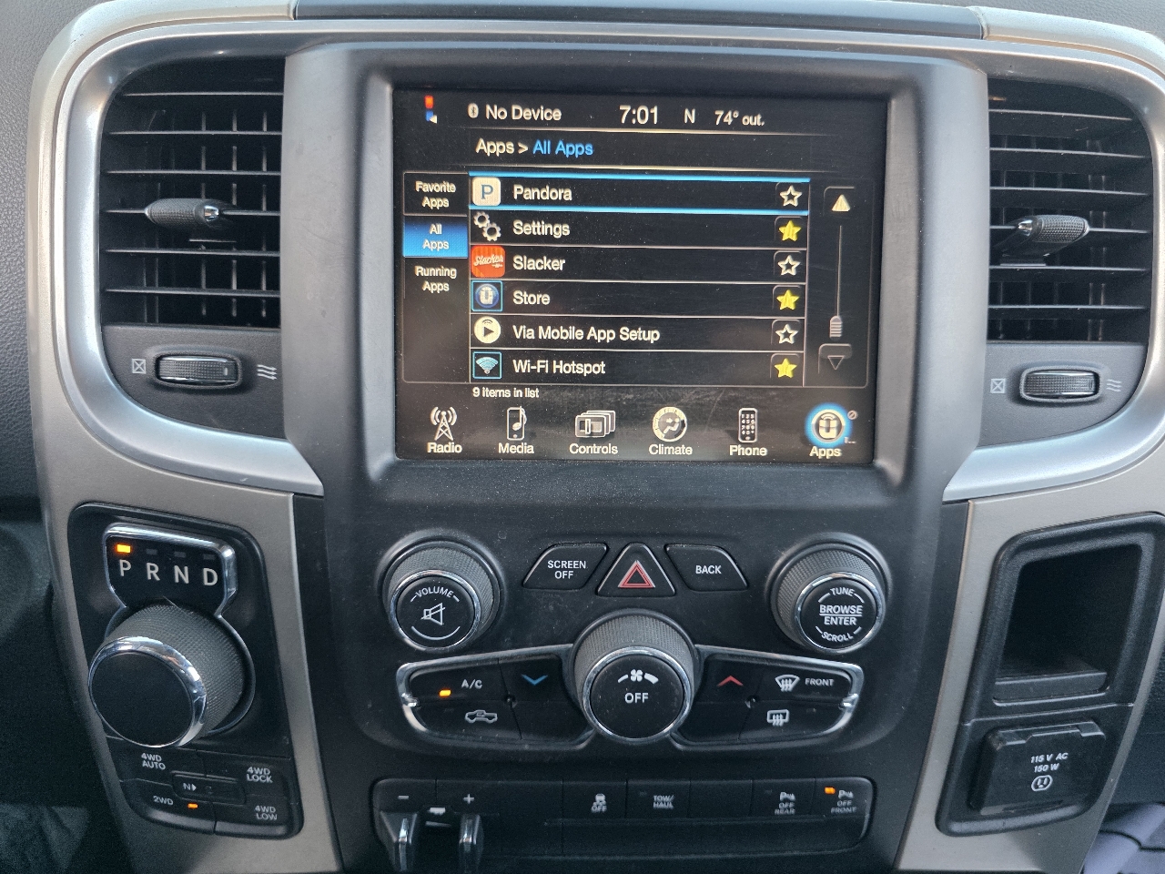 RAM 1500 4WD Crew Cab 140.5" Lone Star 2015 RAM 1500 4WD Crew Cab 140.5" Lone Star 2015