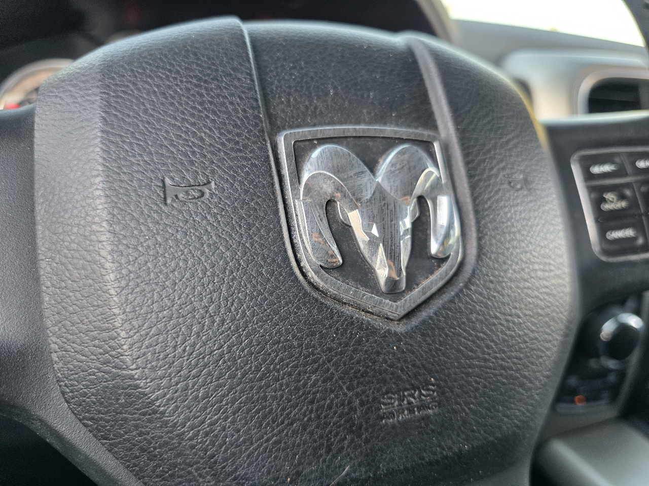 RAM 1500 4WD Crew Cab 140.5" Lone Star 2015 RAM 1500 4WD Crew Cab 140.5" Lone Star 2015