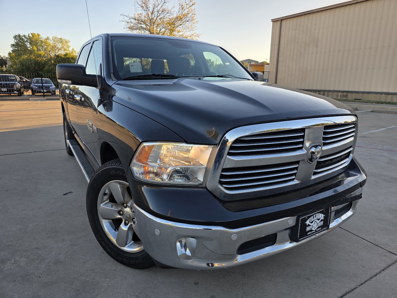 RAM 1500 4WD Crew Cab 140.5" Lone Star 2015 RAM 1500 4WD Crew Cab 140.5" Lone Star 2015