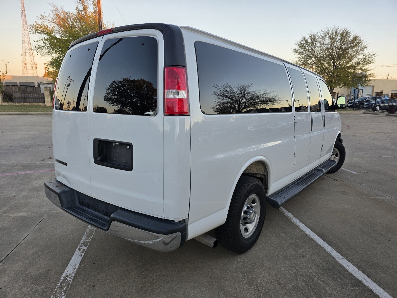 2020 Chevrolet Express LT 3500 photo 2