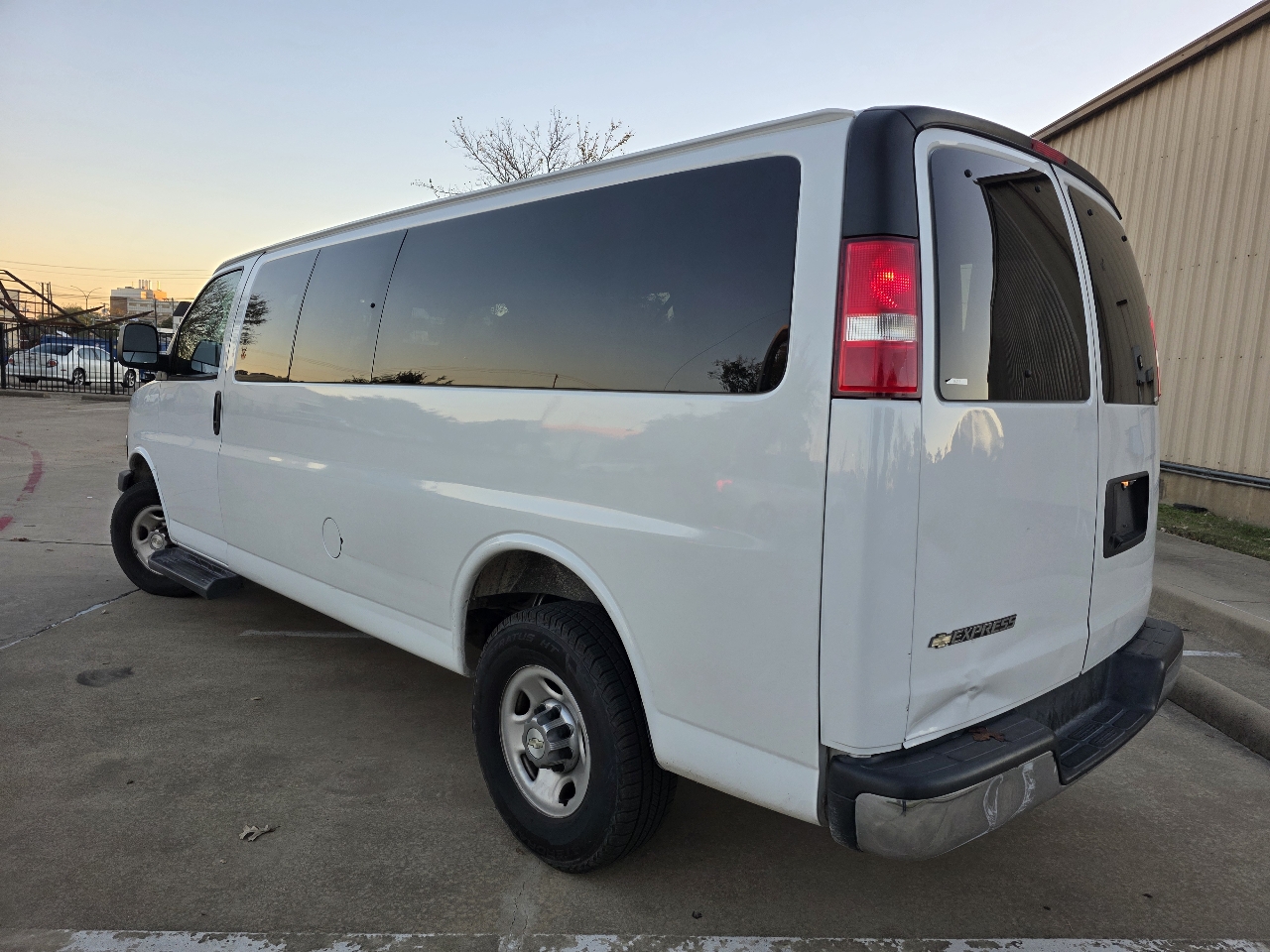 2020 Chevrolet Express LT 3500 photo 4