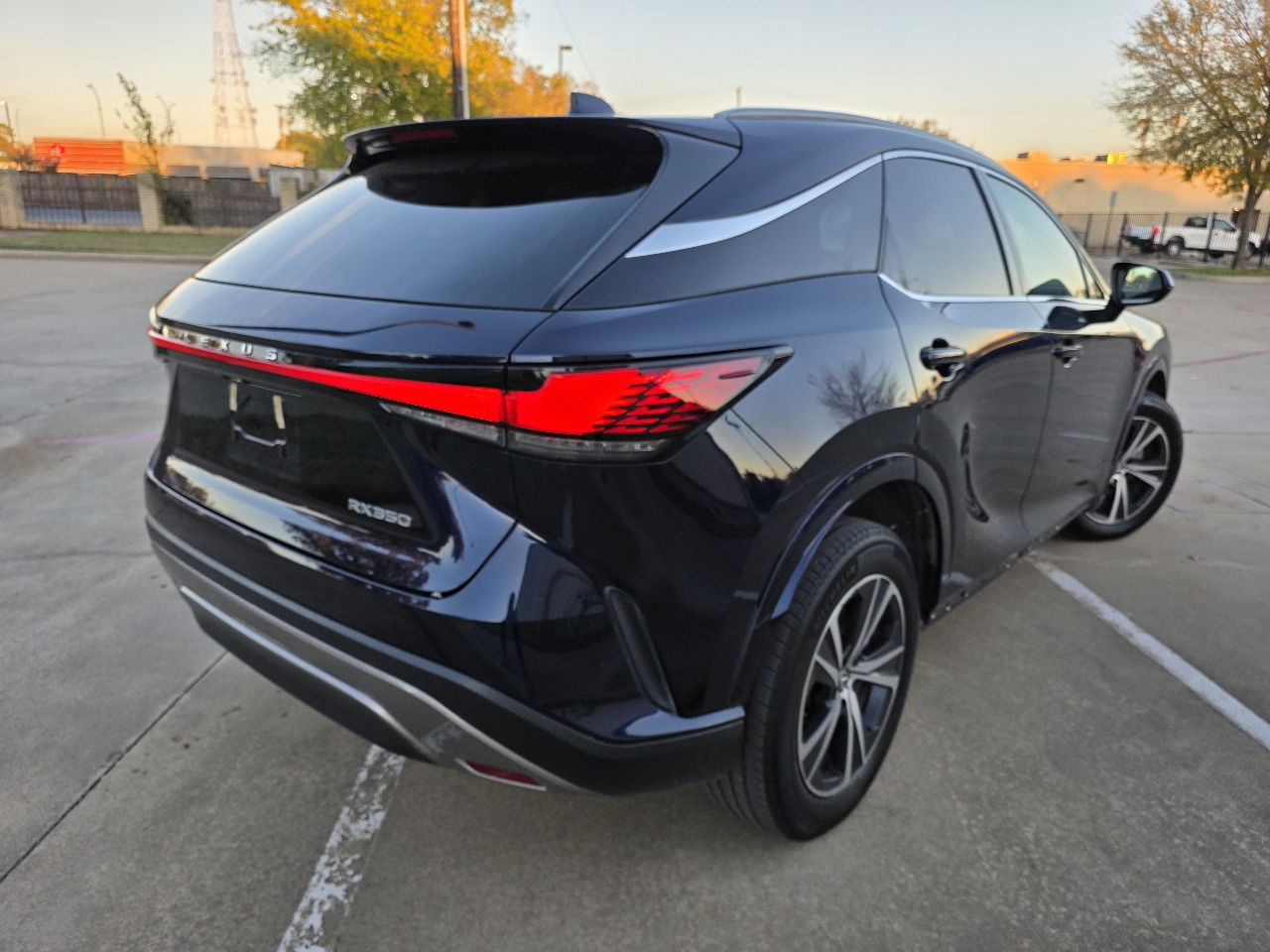 2023 Lexus RX 350 photo 3
