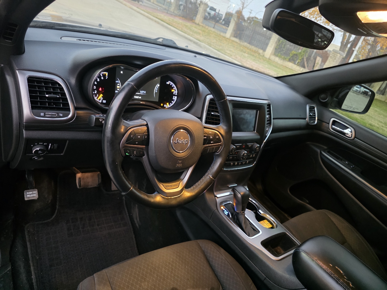 Jeep Grand Cherokee Laredo 2WD 2019