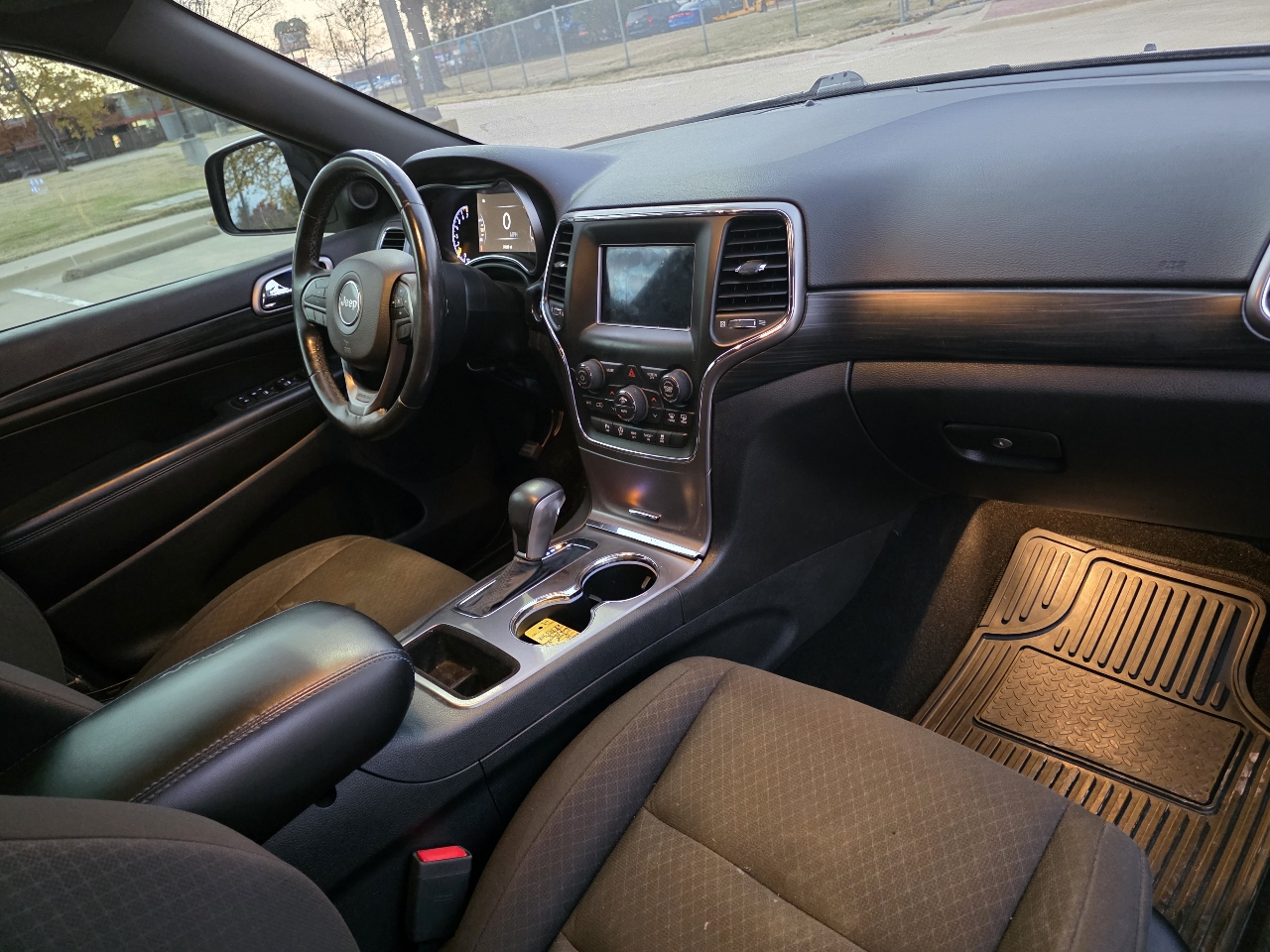 Jeep Grand Cherokee Laredo 2WD 2019