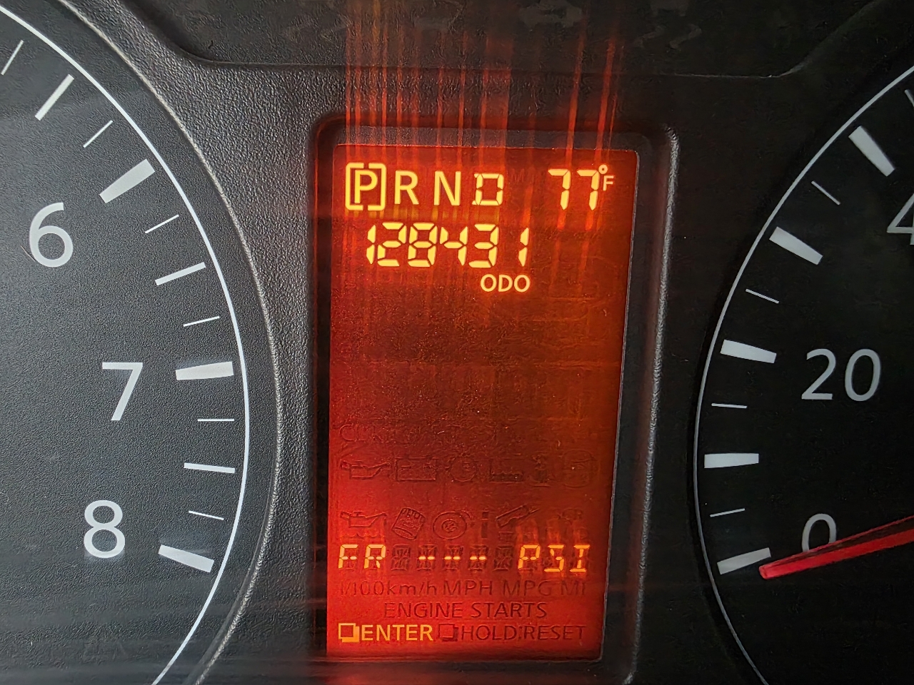 Nissan NV Passenger 3500 SV V8 2016