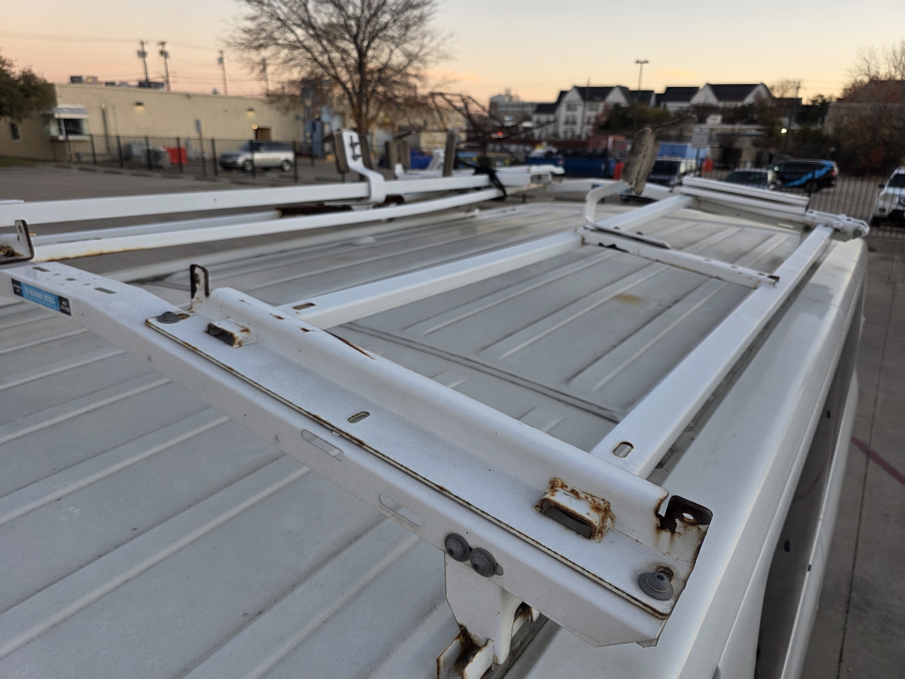 Nissan NV Passenger 3500 SV V8 2016