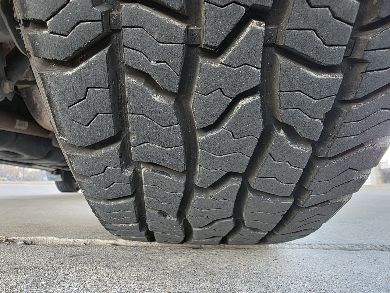 Nissan NV Passenger 3500 SV V8 2016