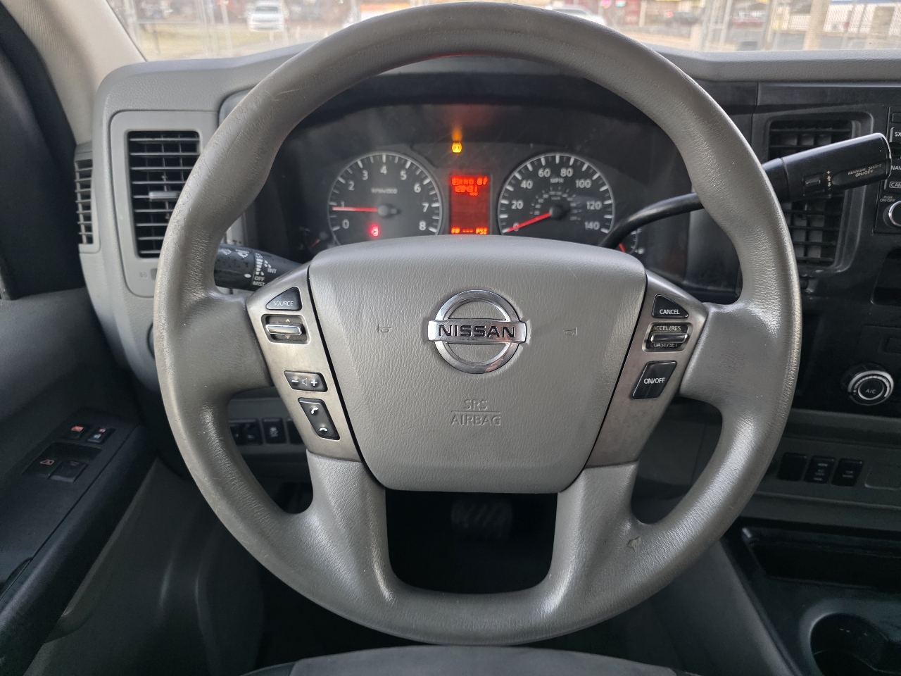 Nissan NV Passenger 3500 SV V8 2016