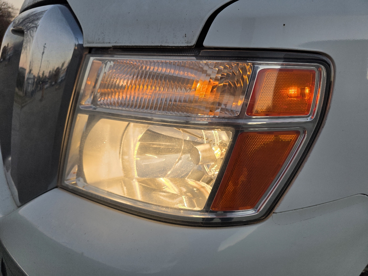 Nissan NV Passenger 3500 SV V8 2016