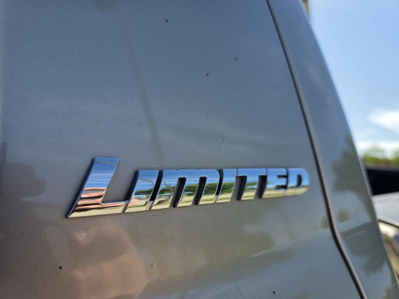 Toyota Tundra Limited CrewMax 5.7L 2WD 2008