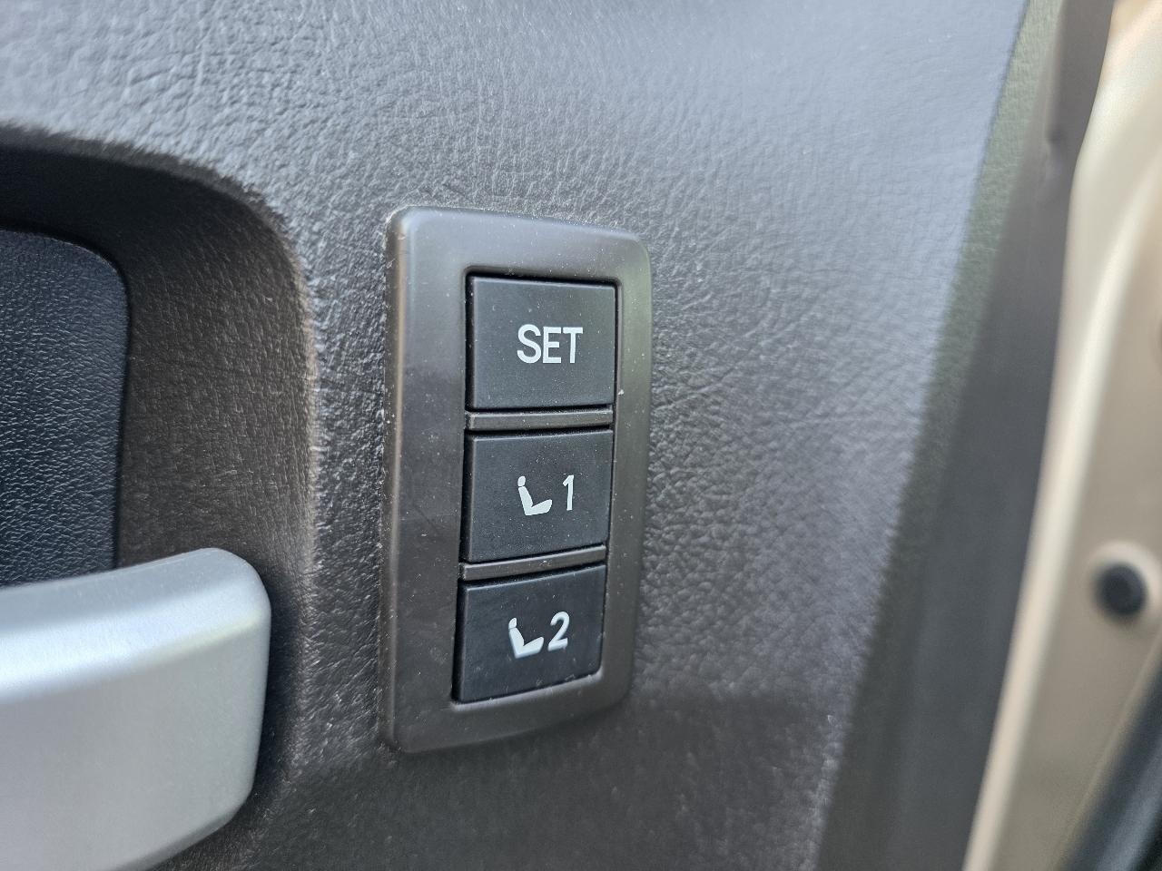 Toyota Tundra Limited CrewMax 5.7L 2WD 2008