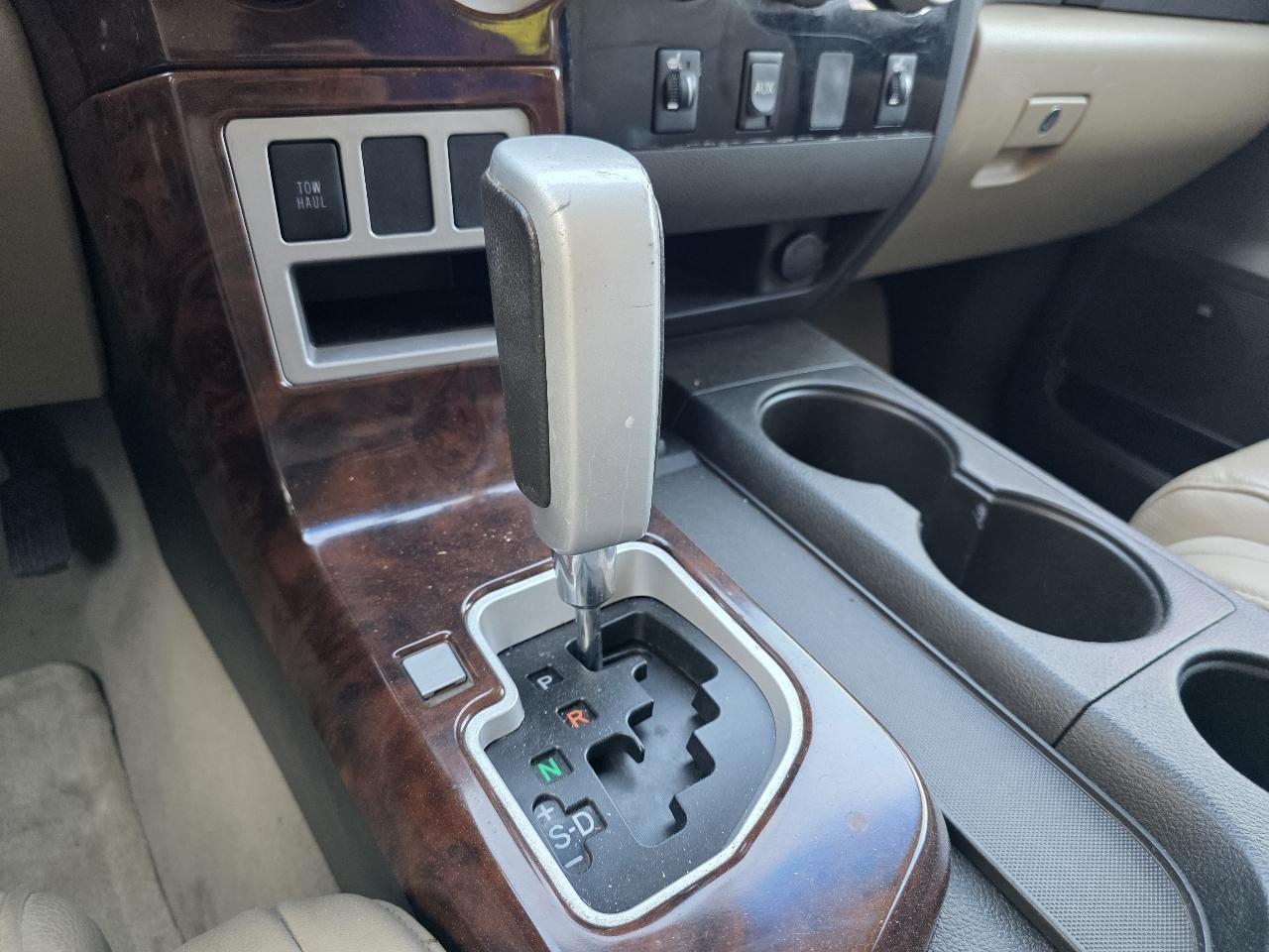 Toyota Tundra Limited CrewMax 5.7L 2WD 2008