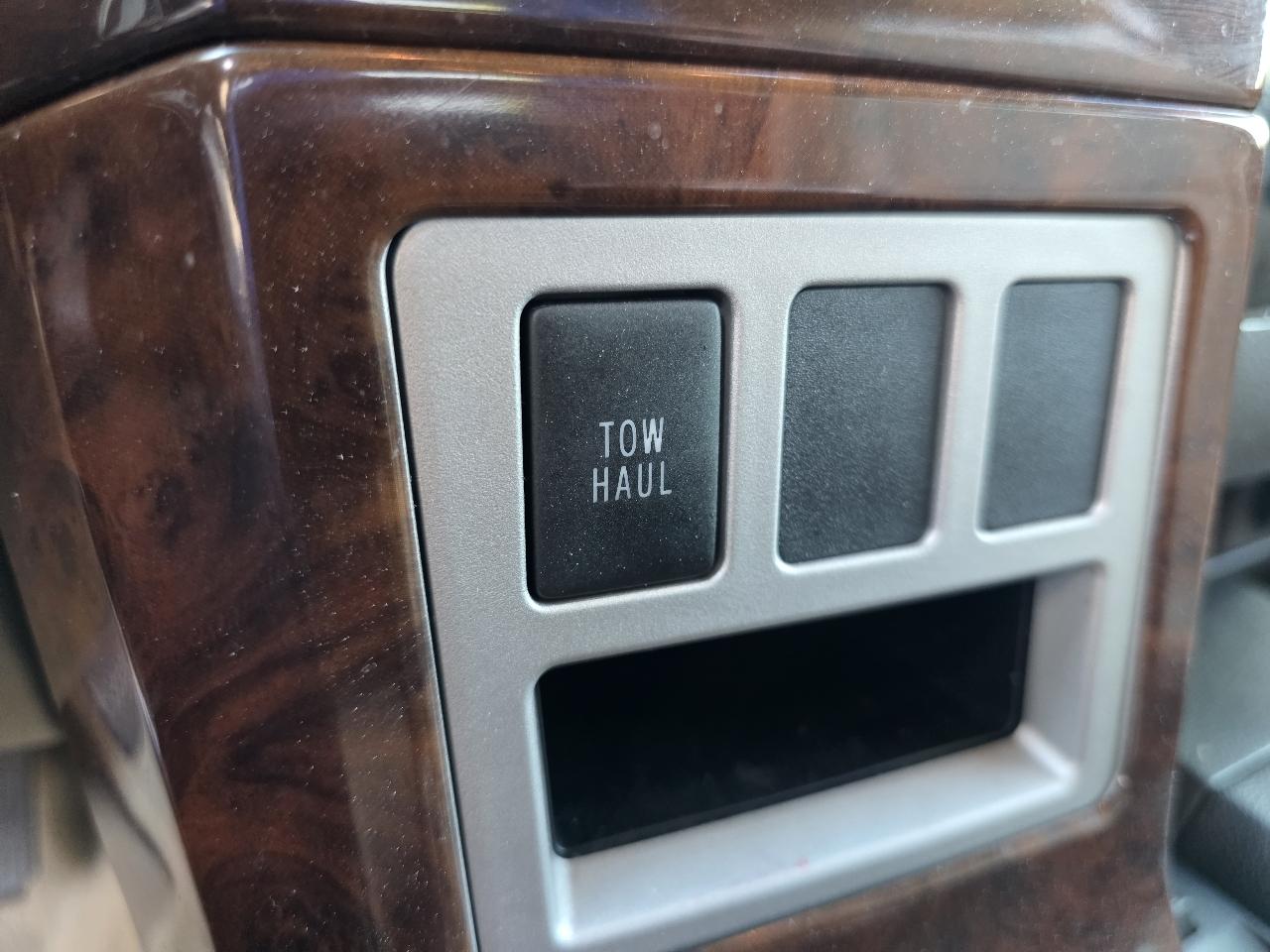 Toyota Tundra Limited CrewMax 5.7L 2WD 2008