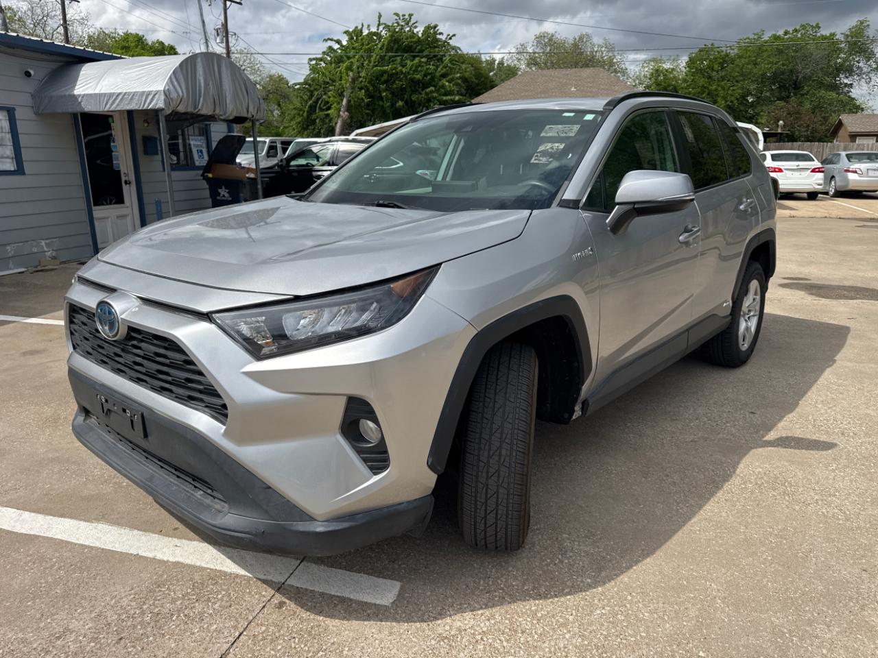 Toyota RAV4 Hybrid XLE 2021