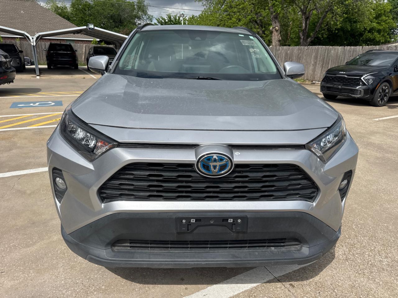 Toyota RAV4 Hybrid XLE 2021