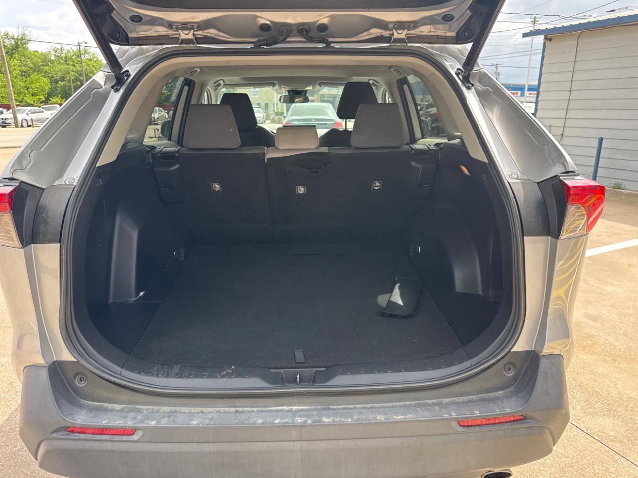 Toyota RAV4 Hybrid XLE 2021