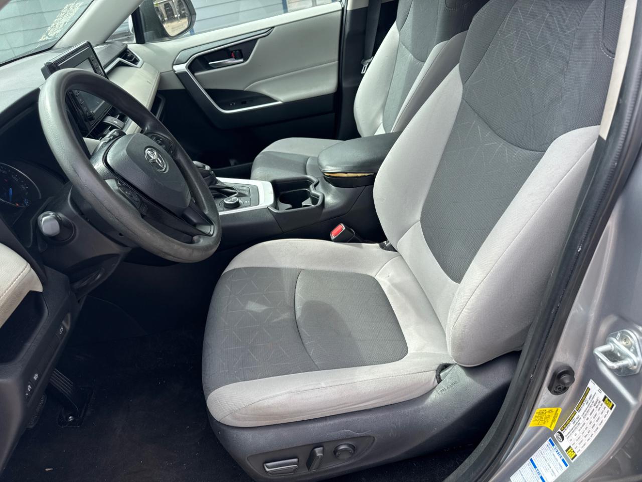 Toyota RAV4 Hybrid XLE 2021