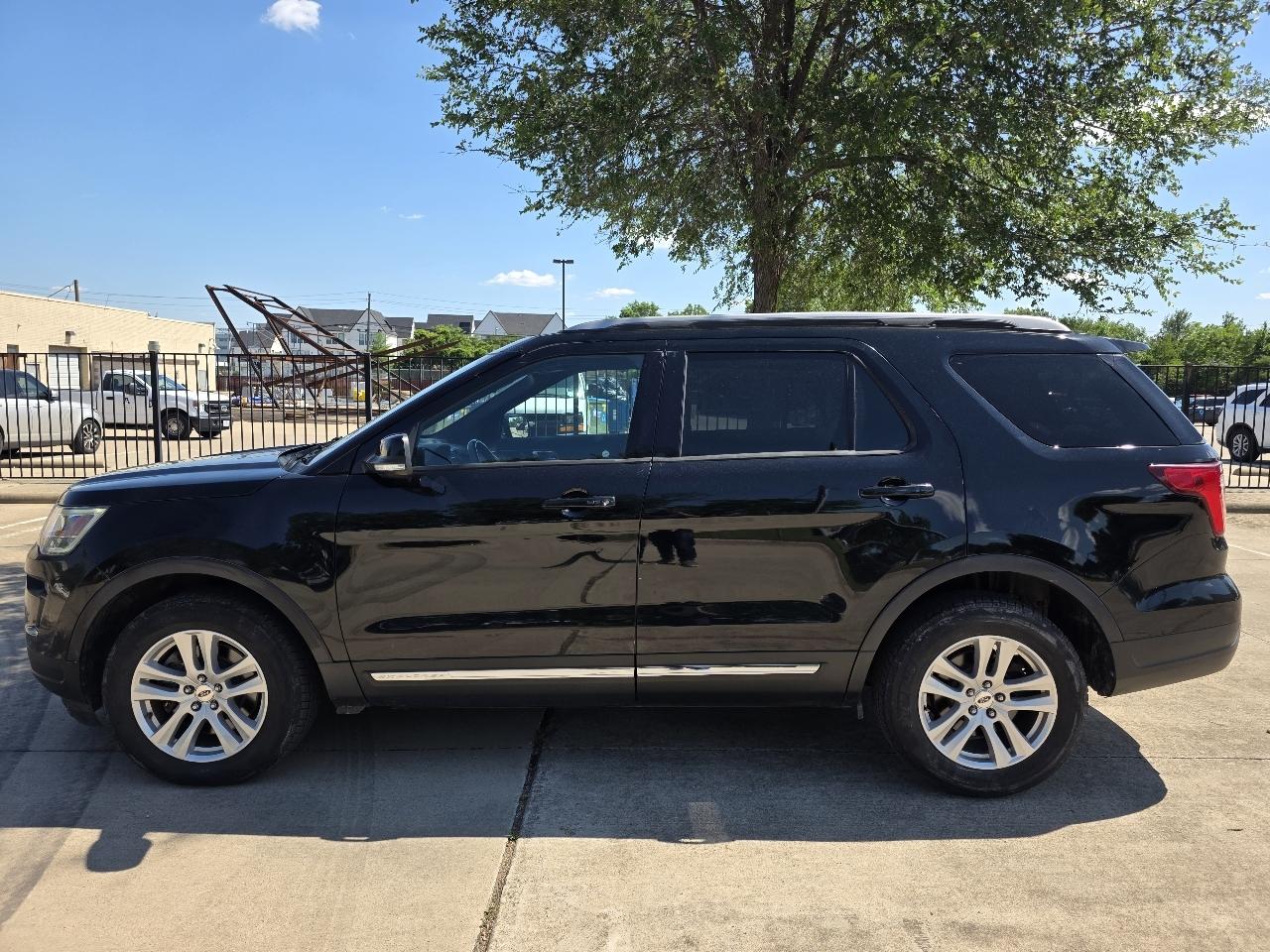 Ford Explorer XLT 4WD 2018
