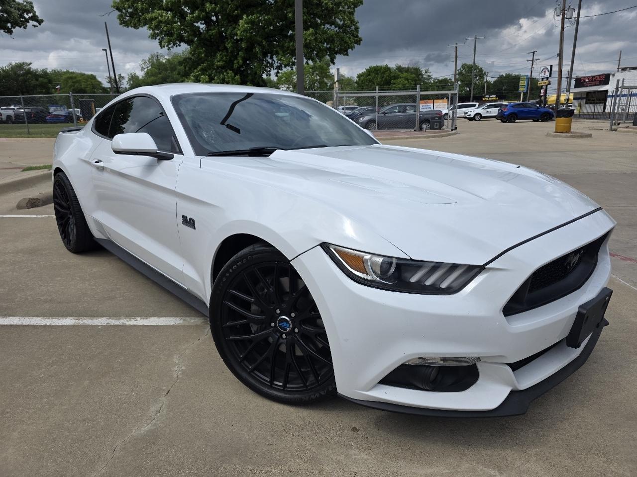 Ford Mustang GT Premium Coupe 2017