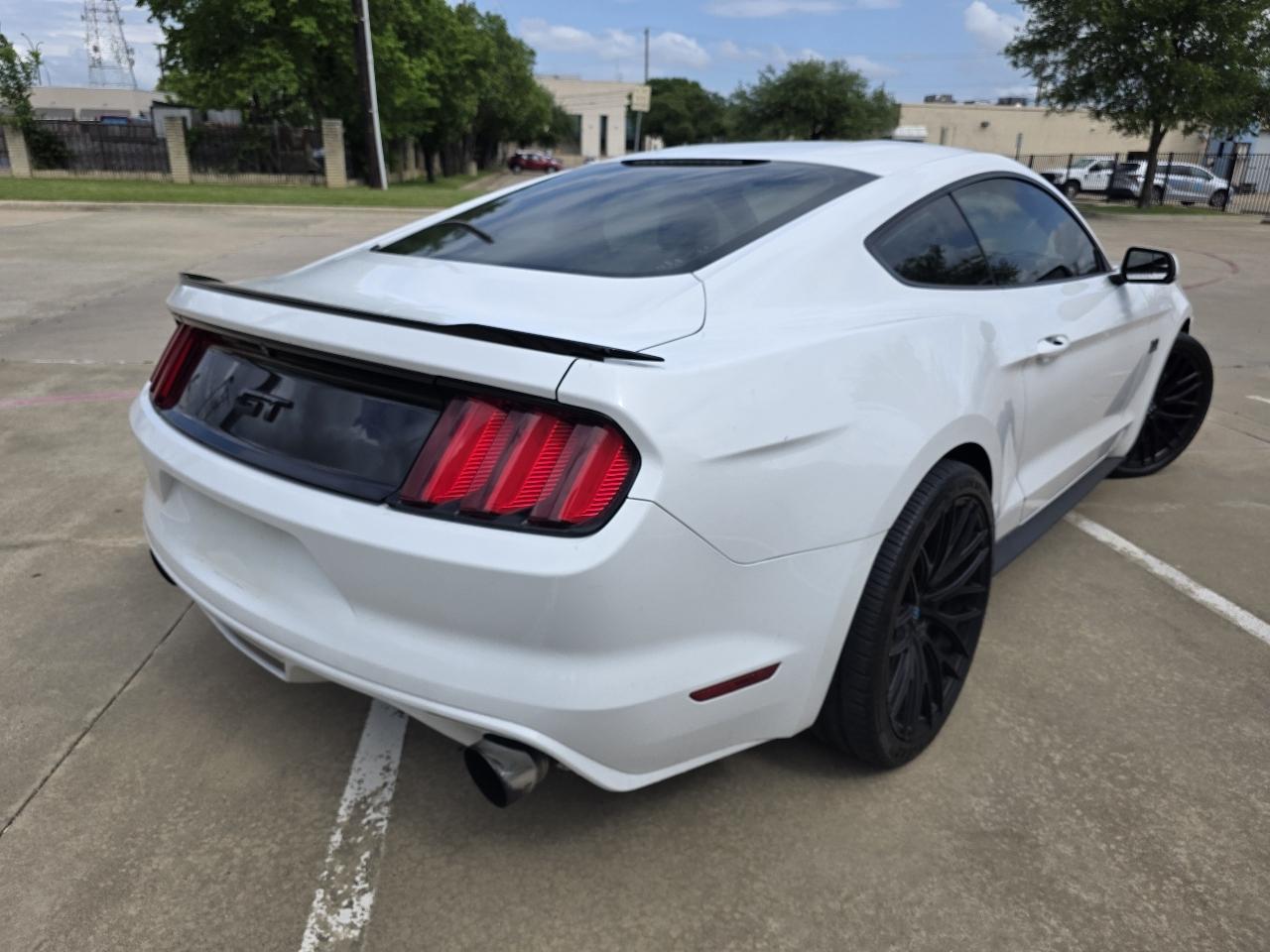 Ford Mustang GT Premium Coupe 2017