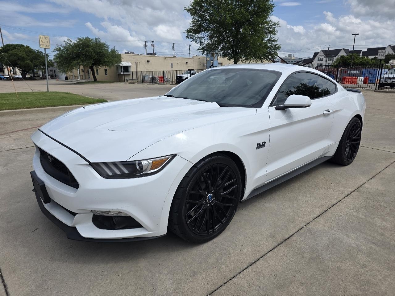 Ford Mustang GT Premium Coupe 2017