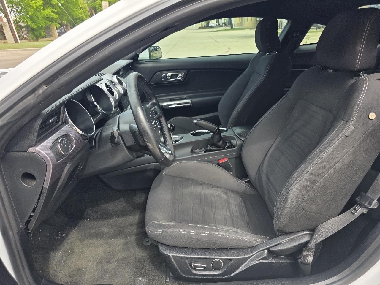 Ford Mustang GT Premium Coupe 2017