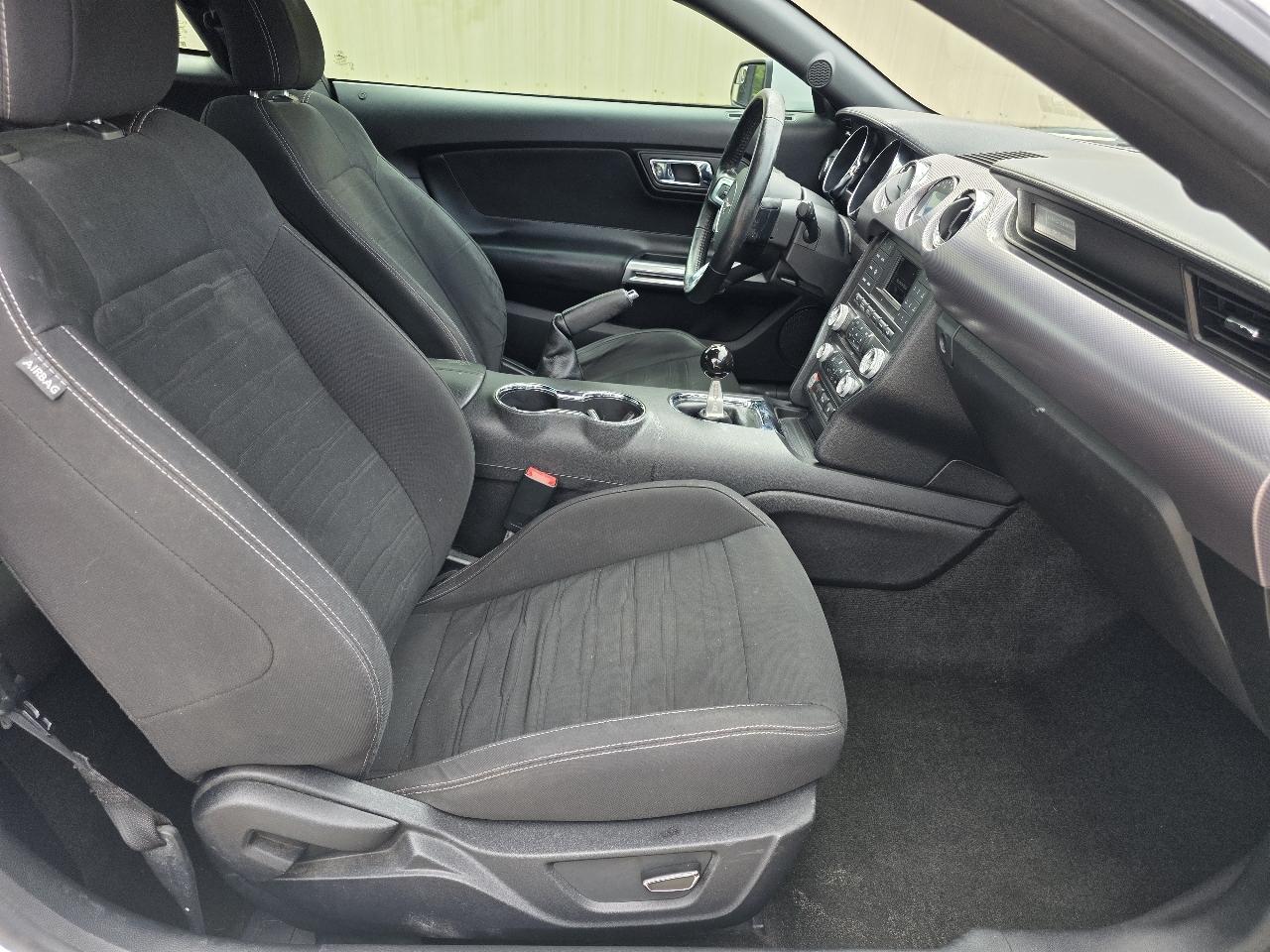 Ford Mustang GT Premium Coupe 2017